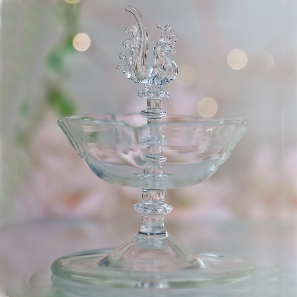 Crystal Handcrafted Seated Oil Lamp — false