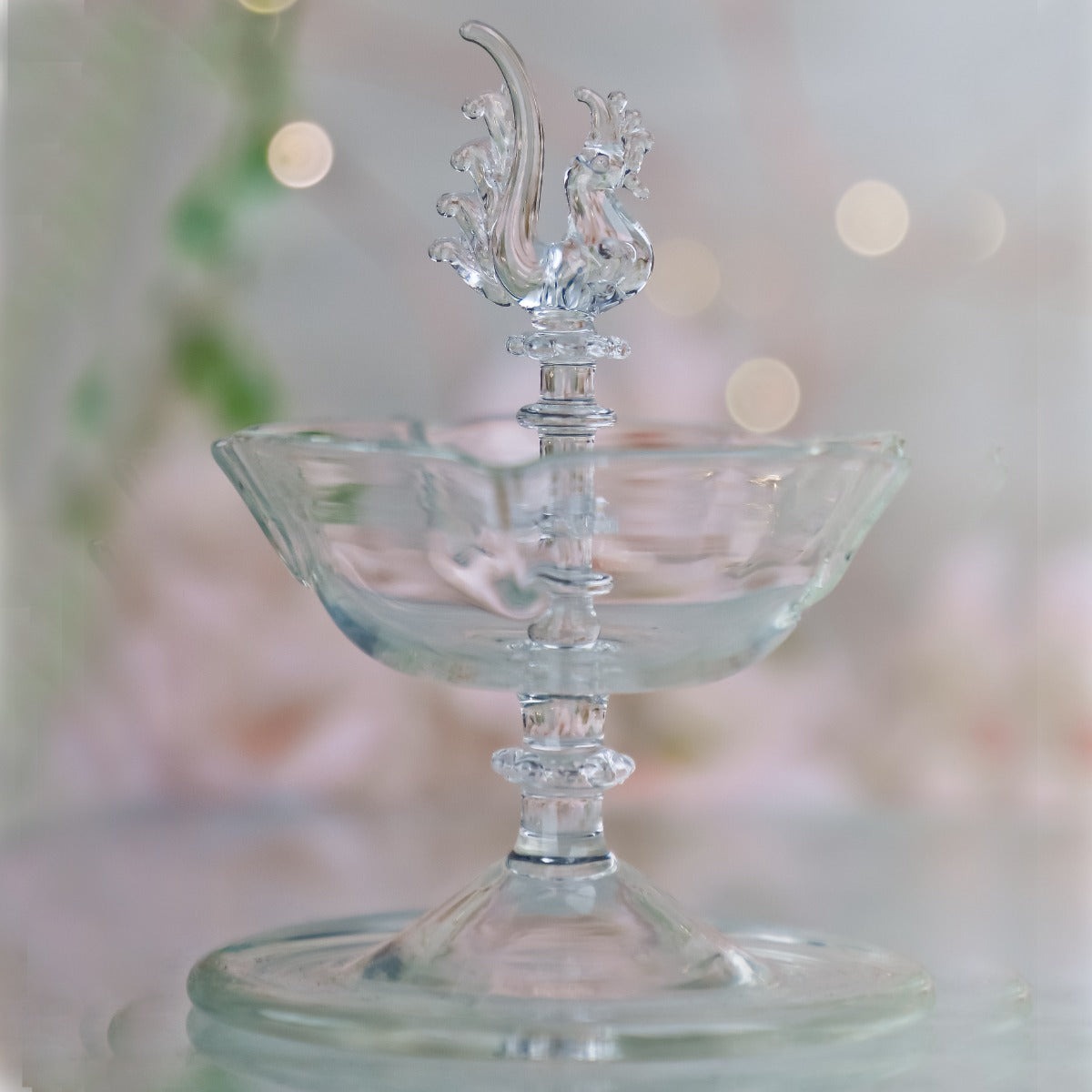 Crystal Handcrafted Seated Oil Lamp — false