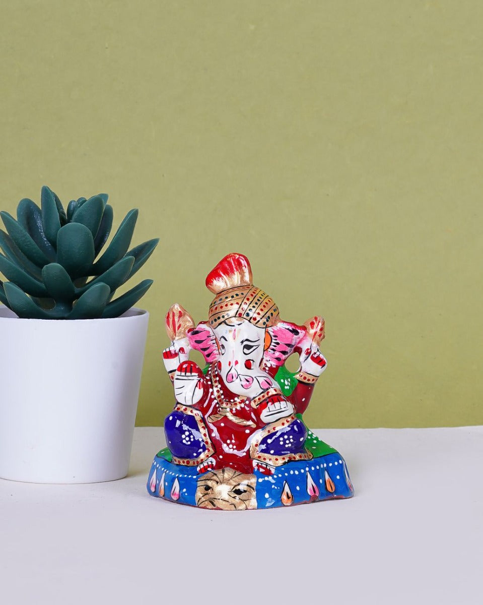 Metal Handcrafted Lord Ganesha — false